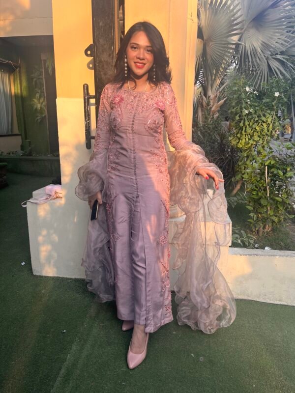 Flora - The Chic Edit | Sadia Afzal - Image 4