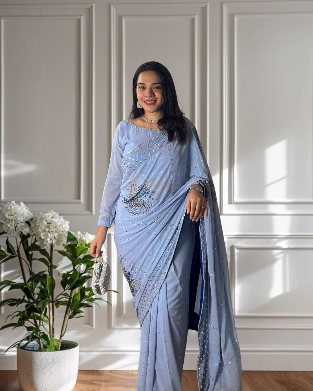 Lureé Embellished Shimmer Chiffon Saree - Image 4